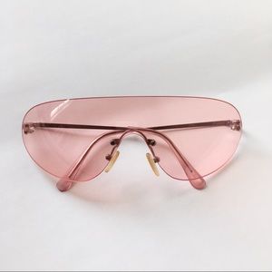Pink 2000’s sunglasses